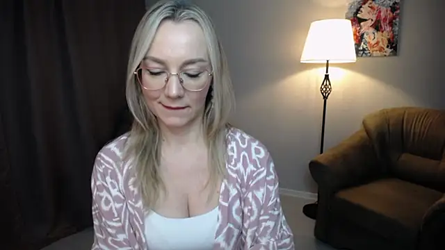 Ava_Elior Adlı Modelin Canlı XXX Sohbeti