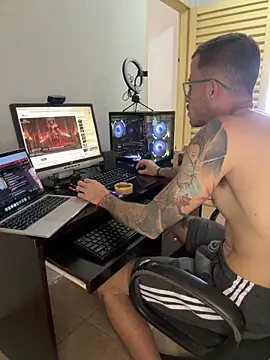 Lucasjandre Webcam show