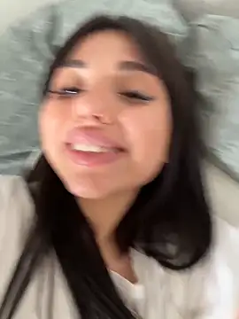 แชท XXX สดของ SilkyMira