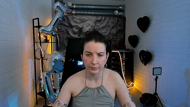 HollyDennis Adlı Modelin Canlı XXX Sohbeti