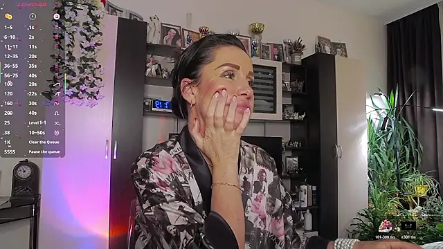 SheilaRyan live XXX chat