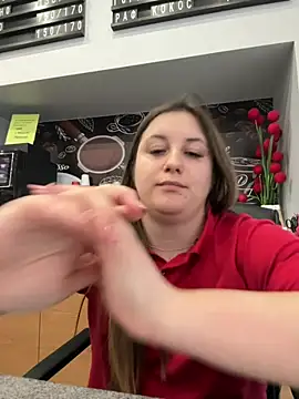 StrawberryyyyikのライブXXXチャット