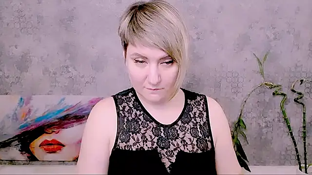 XXX chat uživo modela Djullia