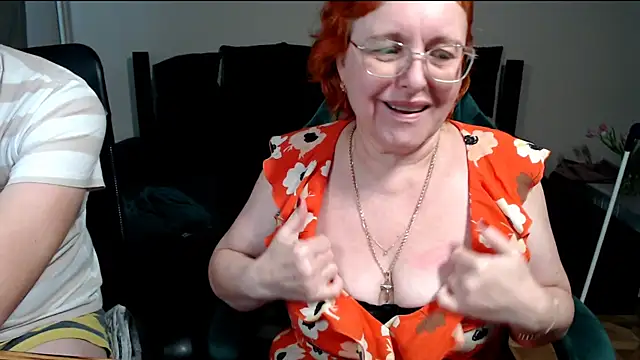 Chat XXX en directo de JoannaAndNeighbour