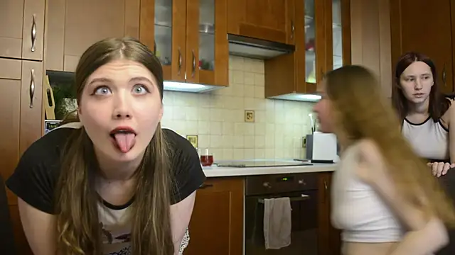 HotCaramellsTV লাইভ XXX চ্যাট