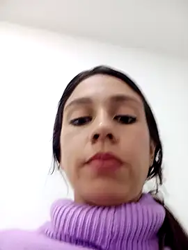 Chat XXX ao vivo de Luci_Ramirez