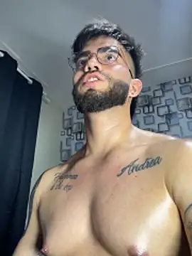 King_Draven3 Adlı Modelin Canlı XXX Sohbeti