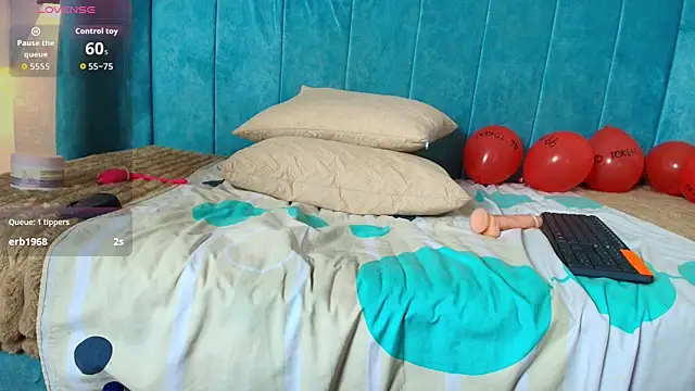 XXX chat uživo modela dulcenena_moon