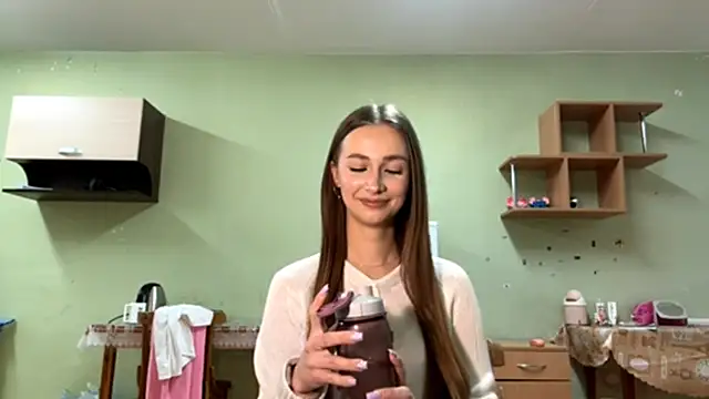 Show modela LacieHelaire na web-kameri