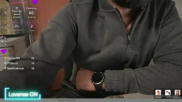 TARKAN1のライブXXXチャット