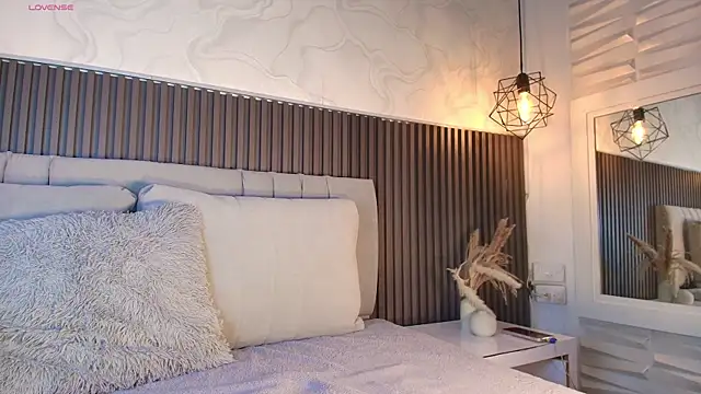 SHANONCLARKのウェブカメラショー