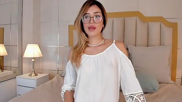 Crystal_Rose__ Live XXX-chat