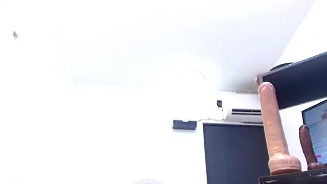 liindahot1's Live XXX Chat