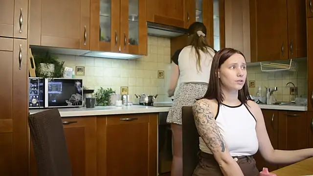 HotCaramellsTV Chat XXX live