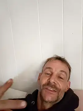 Hungwell1515 Live XXX-Chat