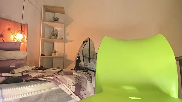 Belle_Brunette Adlı Modelin Canlı XXX Sohbeti