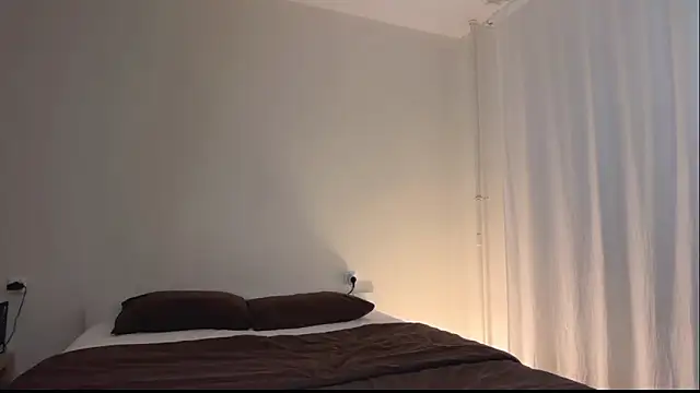 Milky___Way élő XXX-chatje