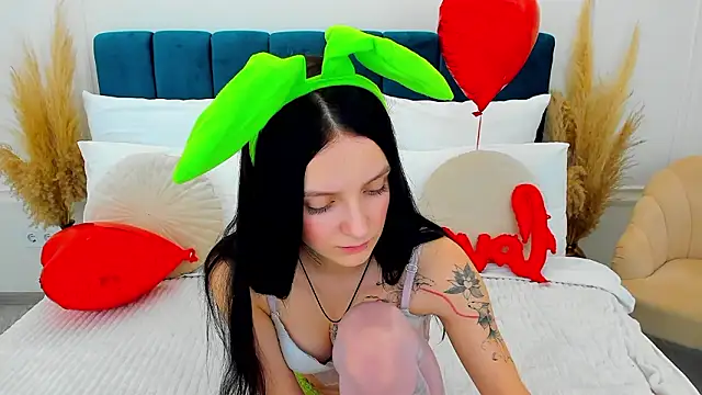 Show modela JulySoft na web-kameri