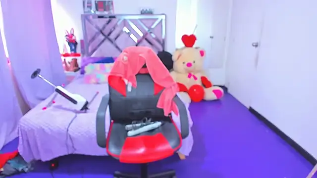 XXX chat uživo modela Luna_Analya