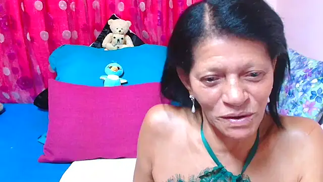 Chat +18 de SLUTTYROXY ao vivo