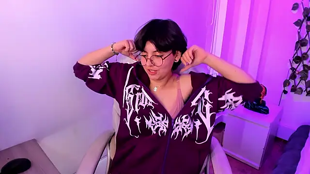 Nathaly_ds Adlı Modelin Canlı XXX Sohbeti