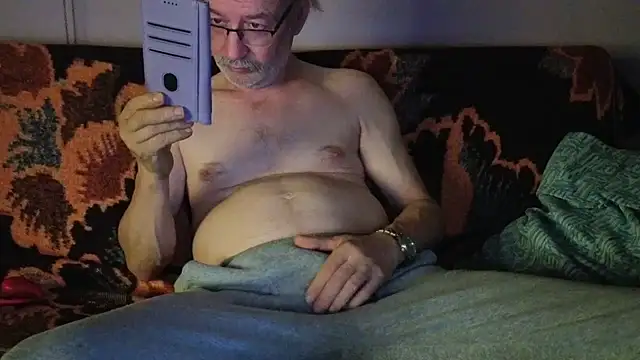 cumloverboyxx69 élő XXX-chatje