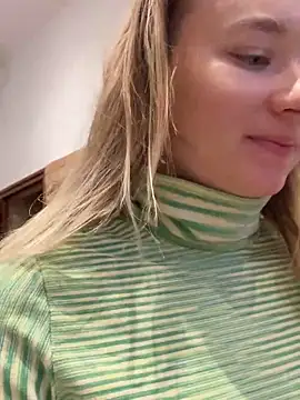 Weettyy Adlı Modelin Canlı XXX Sohbeti