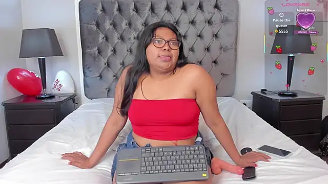 Czat XXX na żywo – Kiri_Black_