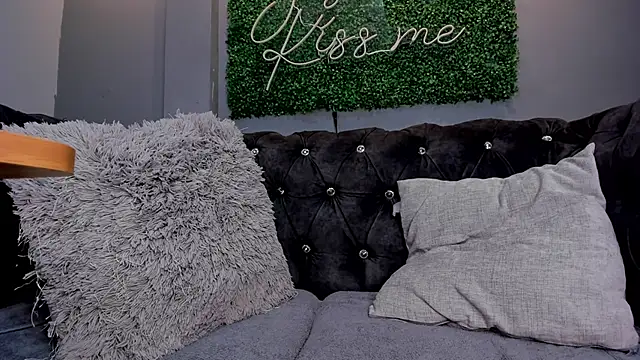 danielebeck Adlı Modelin Canlı XXX Sohbeti