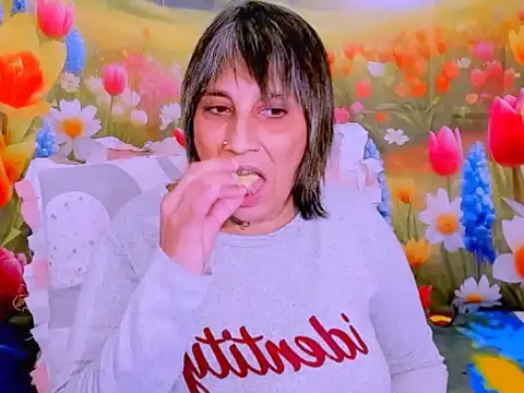 indianroxy's Live XXX Chat