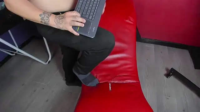 Pertunjukan Kamera Web Jackson_n_Scarlett