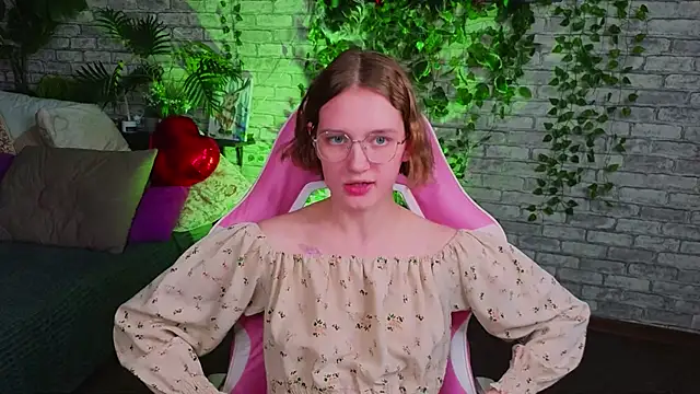 Mia_Mooore Adlı Modelin Canlı XXX Sohbeti