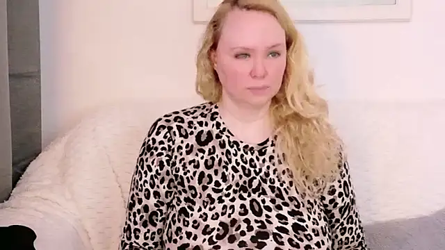 Sarah4you: онлайн-секс-чат