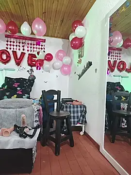 keila_j's Live XXX Chat