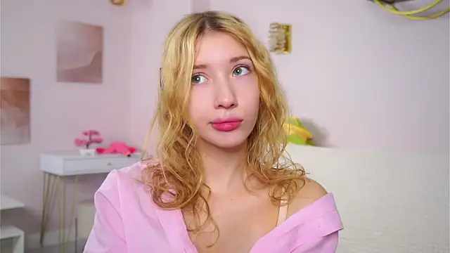 Show de SunnivaCovil na webcam