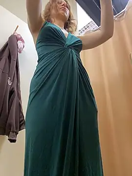 QuitieLia: διαδικτυακό σόου στην κάμερα