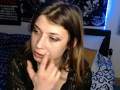 AlienforTwenty Chat XXX live