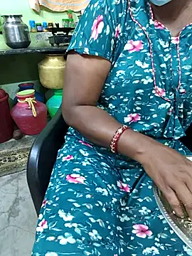 Tamilselviroja- – Live XXX-chat