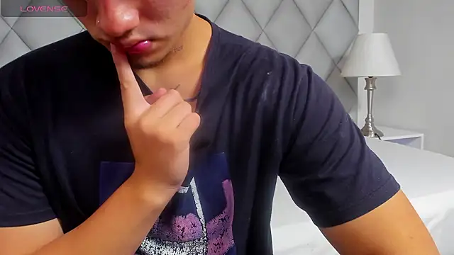 Clement_Reyes Live XXX-Chat