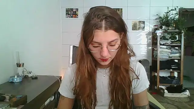 SweetyBabyDemon Adlı Modelin Canlı XXX Sohbeti