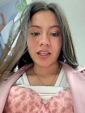 Chat XXX en directo de CHARLOTTE__05