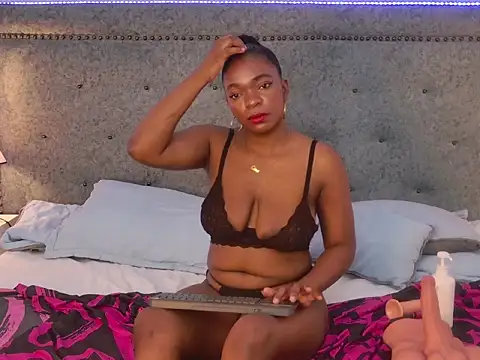 MilaCruzz লাইভ XXX চ্যাট