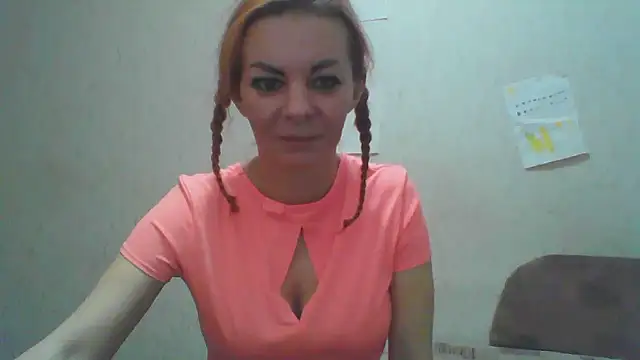 Chat XXX en directo de ElluaSmiilee