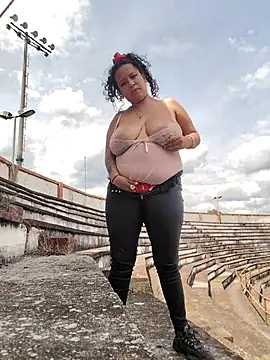 You-sexy-starr élő XXX-chatje