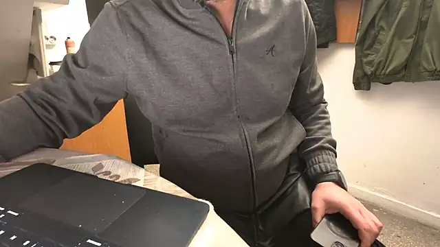 TARKAN1n Live XXX chat