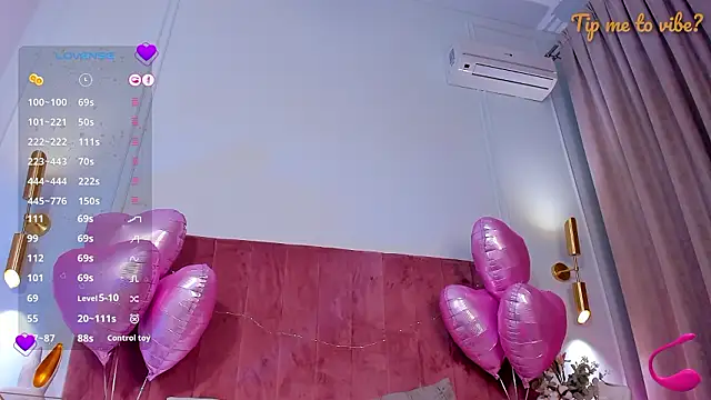 Show modela Mayzzie na web-kameri