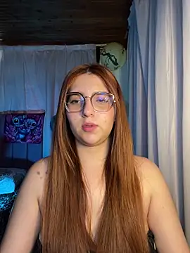 XXX chat uživo modela CoraVibes