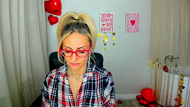 MuseOfStage লাইভ XXX চ্যাট