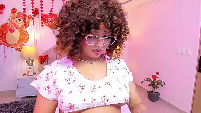 MadelaineJones Chat XXX live