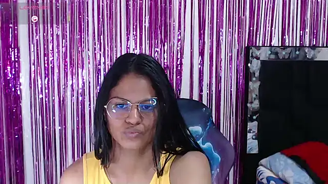 SweetAlmaa: απευθείας συνομιλία ΧΧΧ